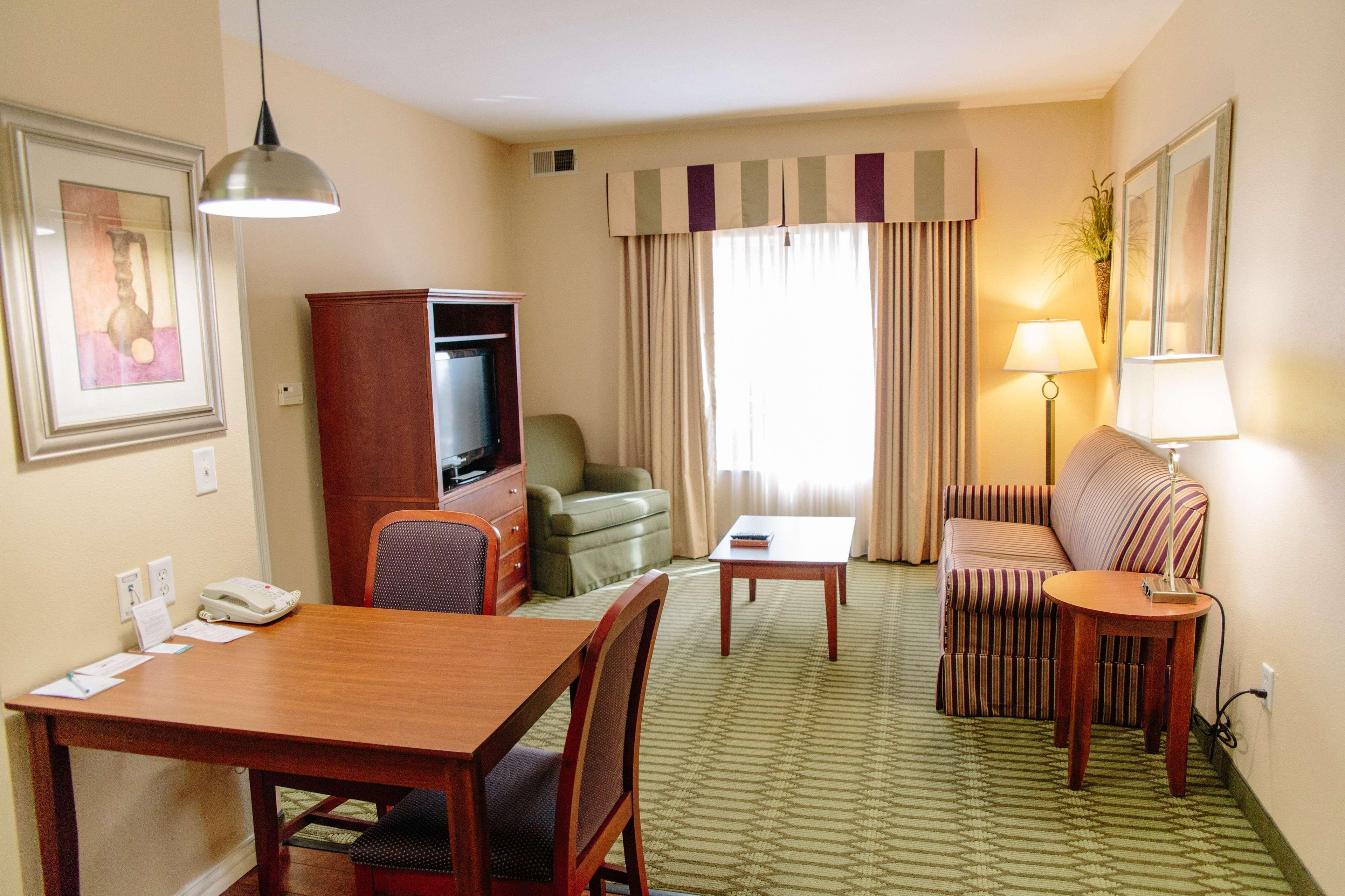 Homewood Suites By Hilton Колидж Стейшън Екстериор снимка