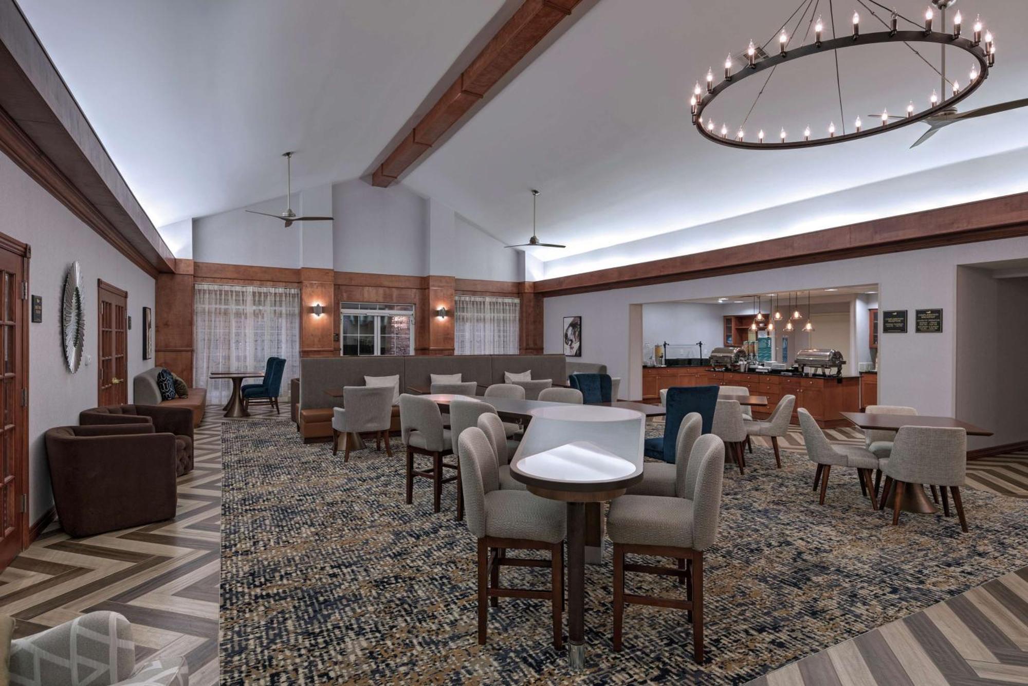 Homewood Suites By Hilton Колидж Стейшън Екстериор снимка